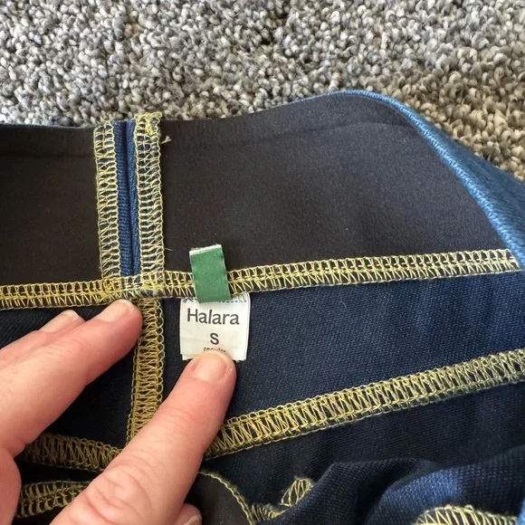 Halara Flex High Waisted Wide Leg Washed Jeans Dark Blue Size Small - Picture 11 of 15